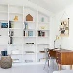 Vakantiehuis Cozy In With Unique Design Choices *